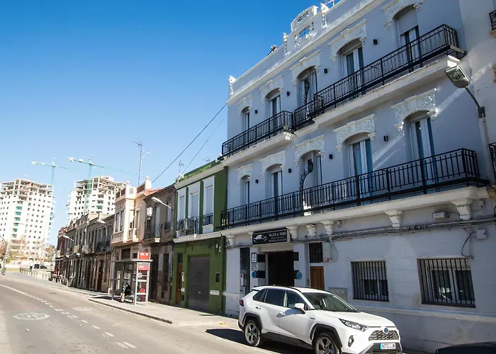 Jorda Arena Apartments