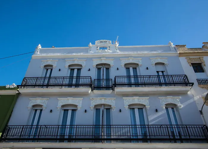 Jorda Arena Apartments